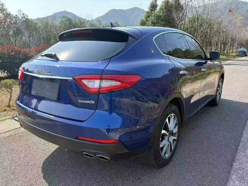 衢州21年玛莎拉蒂Levante8