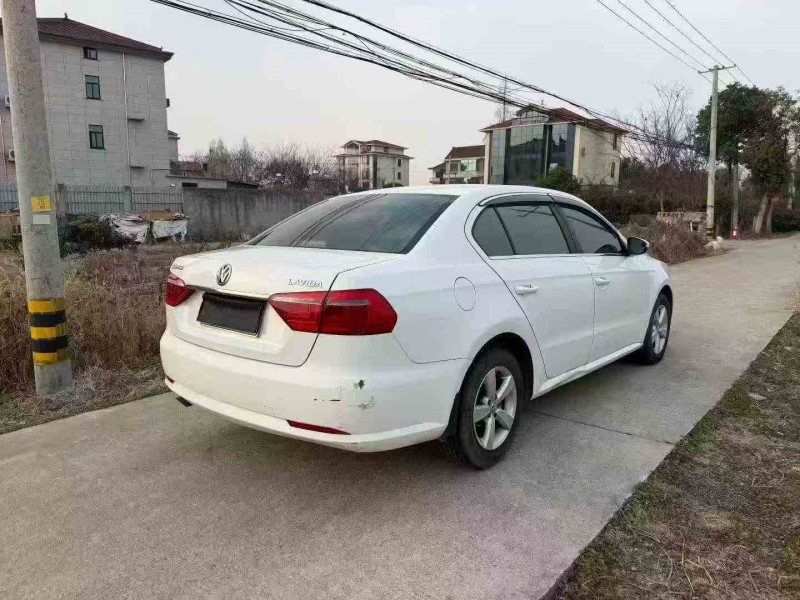 衢州17年大众朗逸8