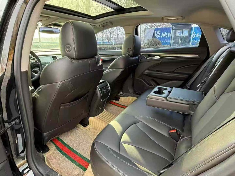 青岛21年别克君越5