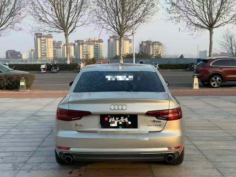 青岛18年奥迪A4L9