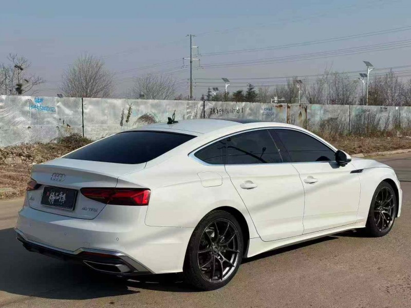 青岛21年奥迪A58