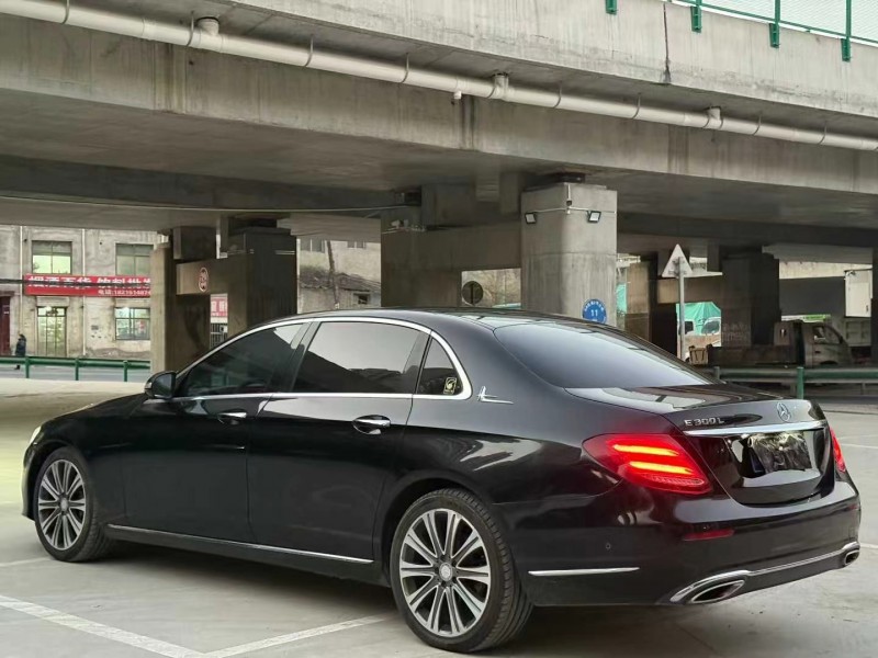 兰州16年奔驰E8