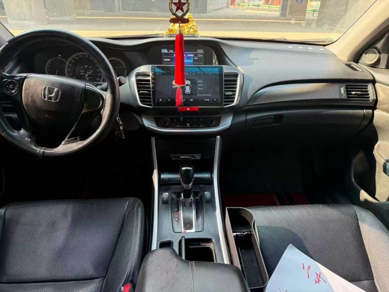 兰州16年本田雅阁7