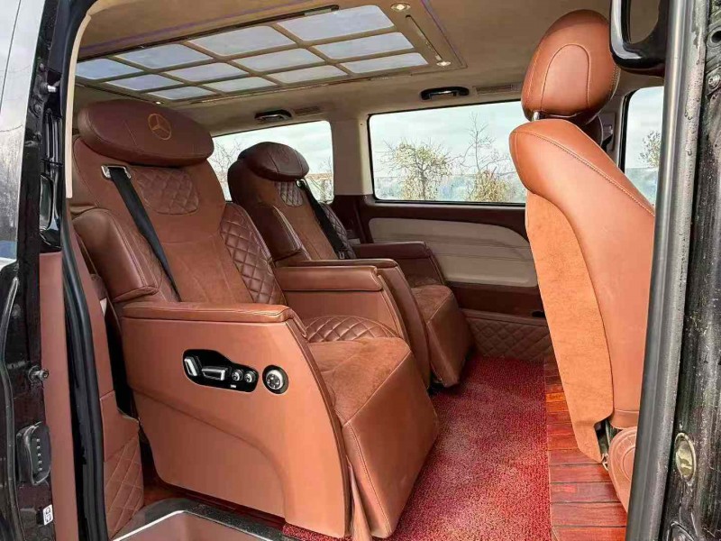 青岛18年奔驰威霆5