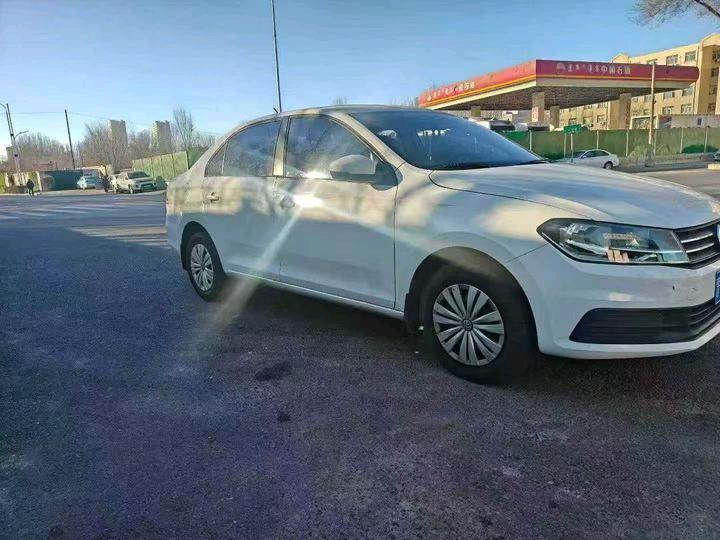 包头21年大众桑塔纳3