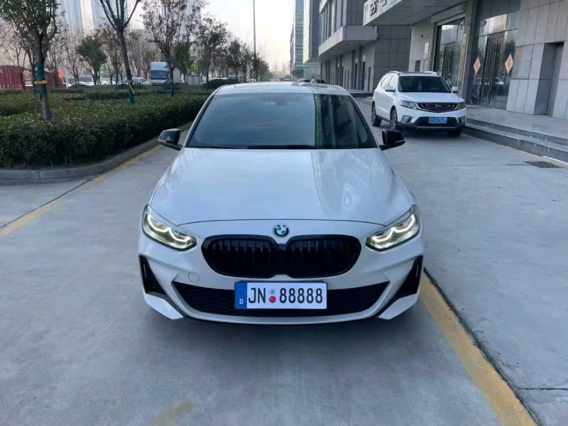 济宁22年宝马1系1