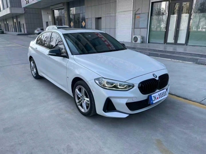 济宁22年宝马1系2