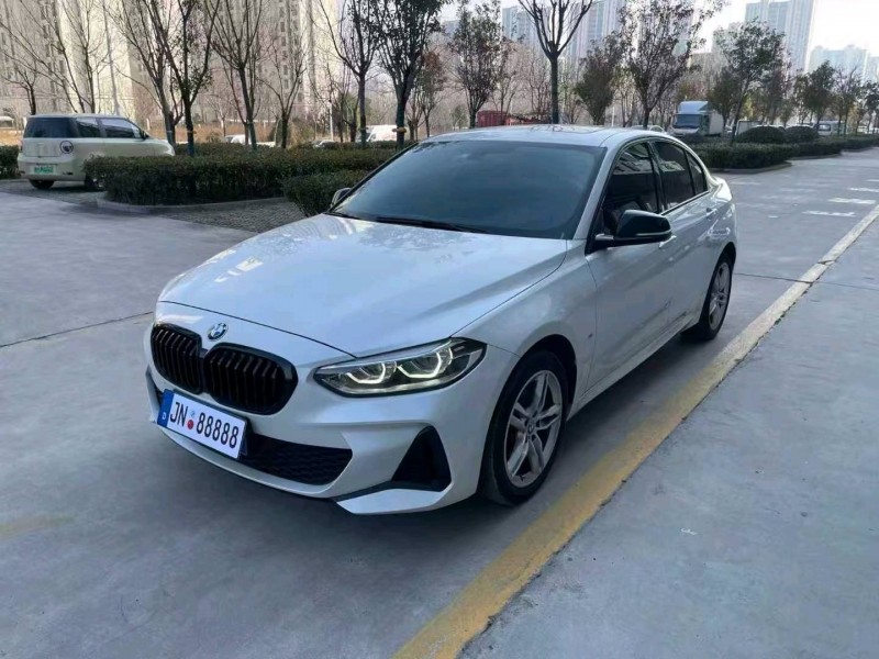 济宁22年宝马1系3