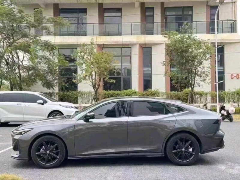 广州25年长安汽车UNI6