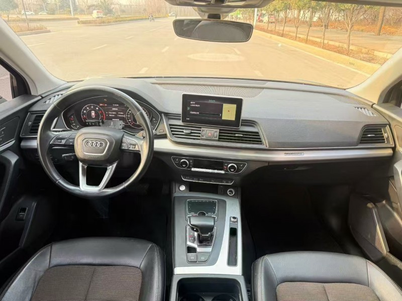 枣庄19年奥迪Q56