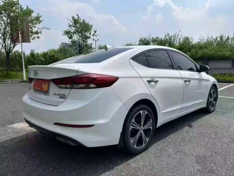 广州18年现代领动8