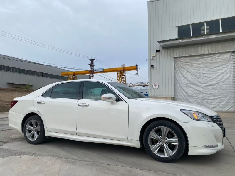 兰州16年丰田皇冠3