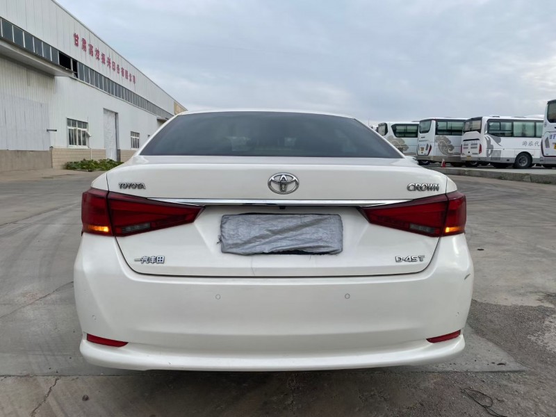 兰州16年丰田皇冠8