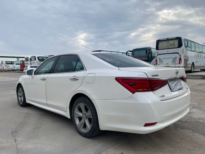 兰州16年丰田皇冠9