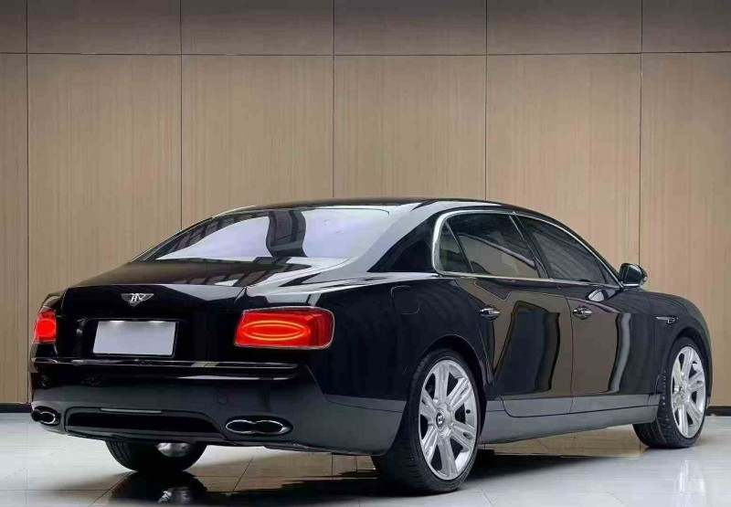 南平15年宾利飞驰9