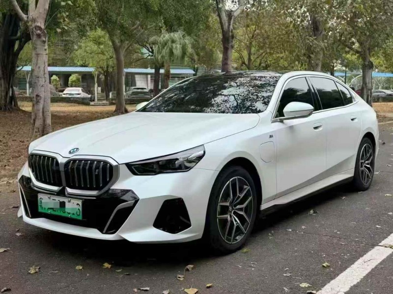 汕头25年宝马I52