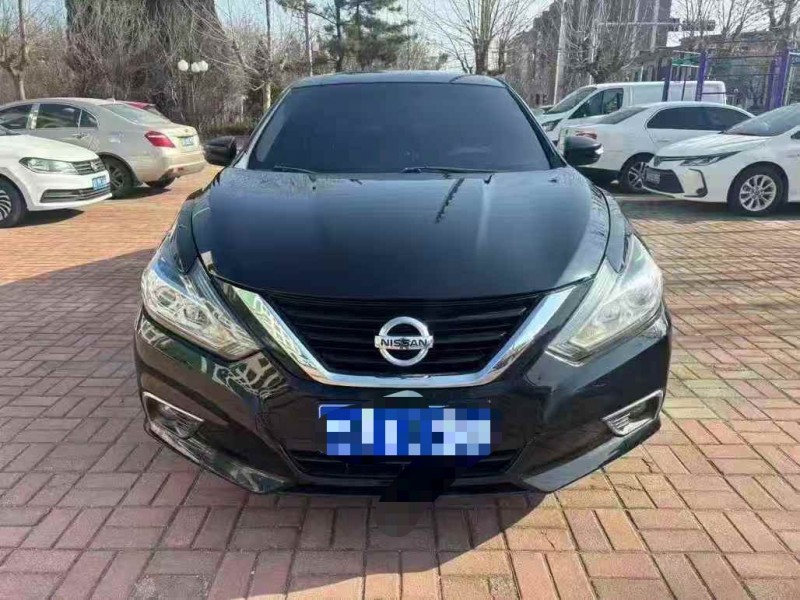 枣庄17年日产天籁1