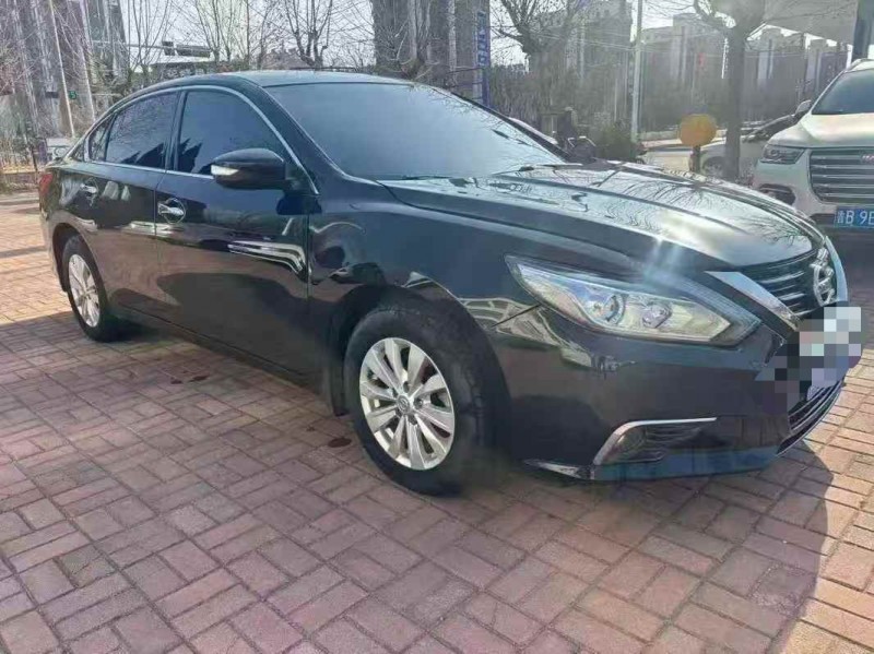 枣庄17年日产天籁3