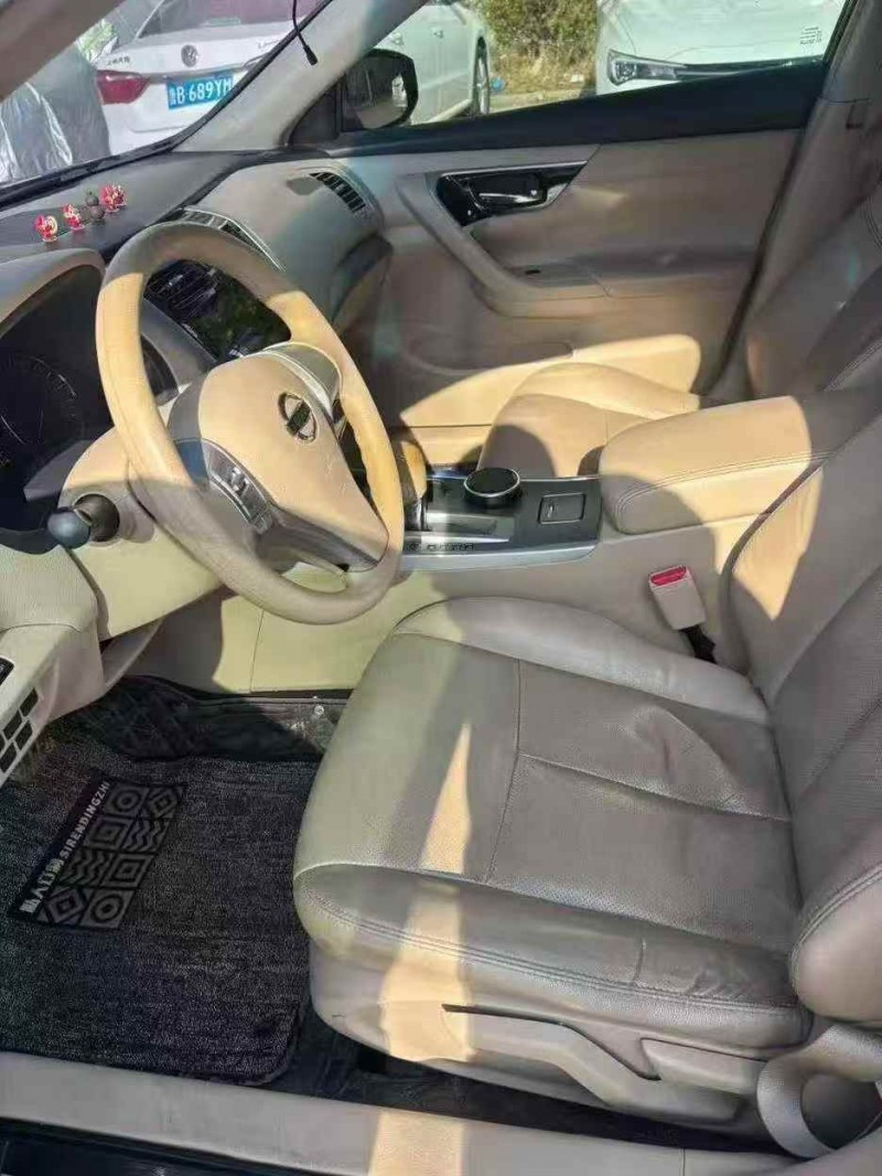 枣庄17年日产天籁4