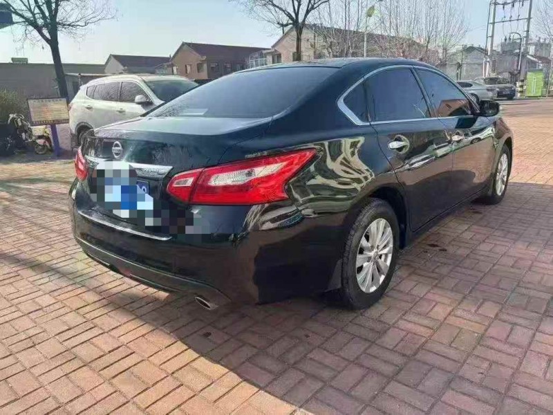 枣庄17年日产天籁8