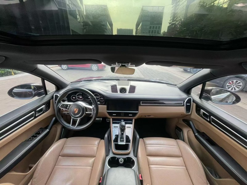 佛山19年保时捷卡宴5