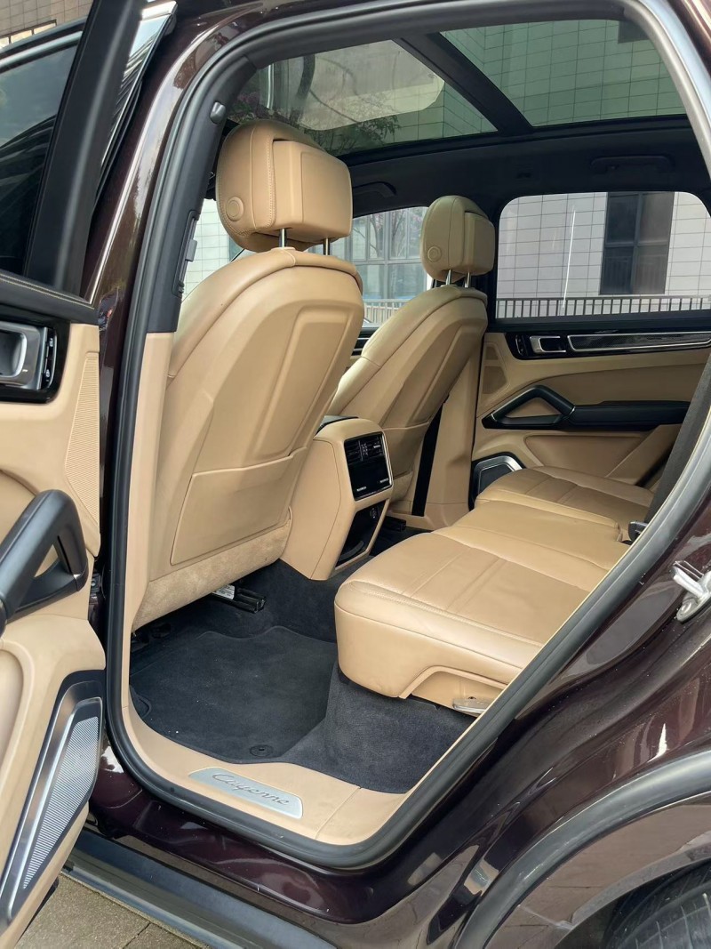 佛山19年保时捷卡宴6