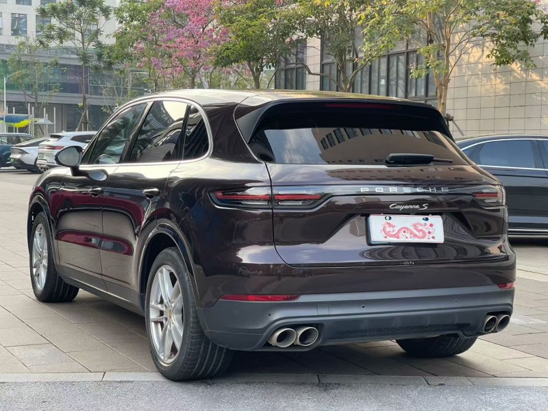 佛山19年保时捷卡宴7