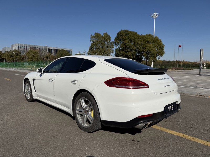 盐城14年保时捷帕拉梅拉8