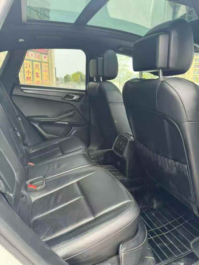 吉安15年保时捷Macan3