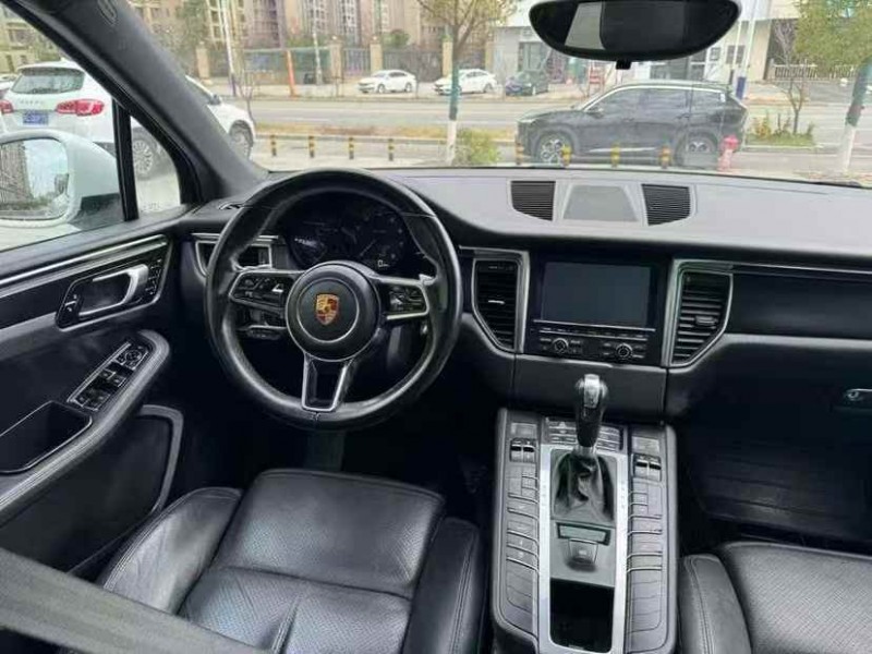 吉安15年保时捷Macan6