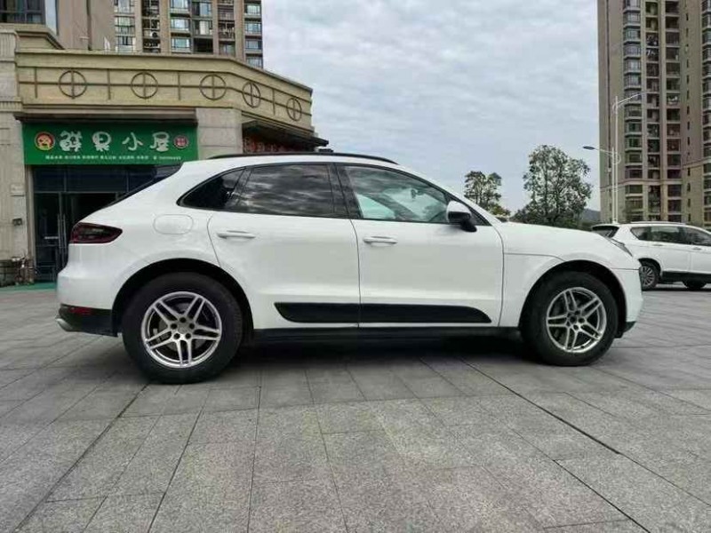 吉安15年保时捷Macan7