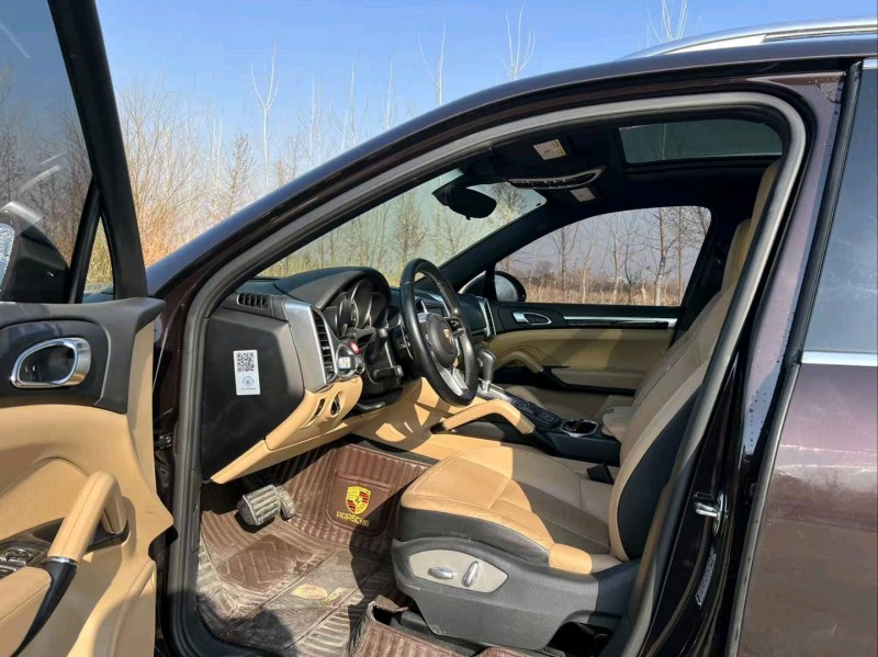 盐城14年保时捷卡宴4