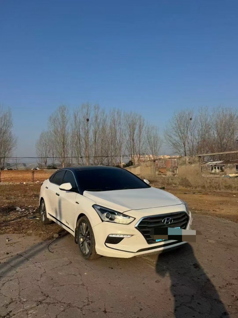 鹤壁18年现代名图4