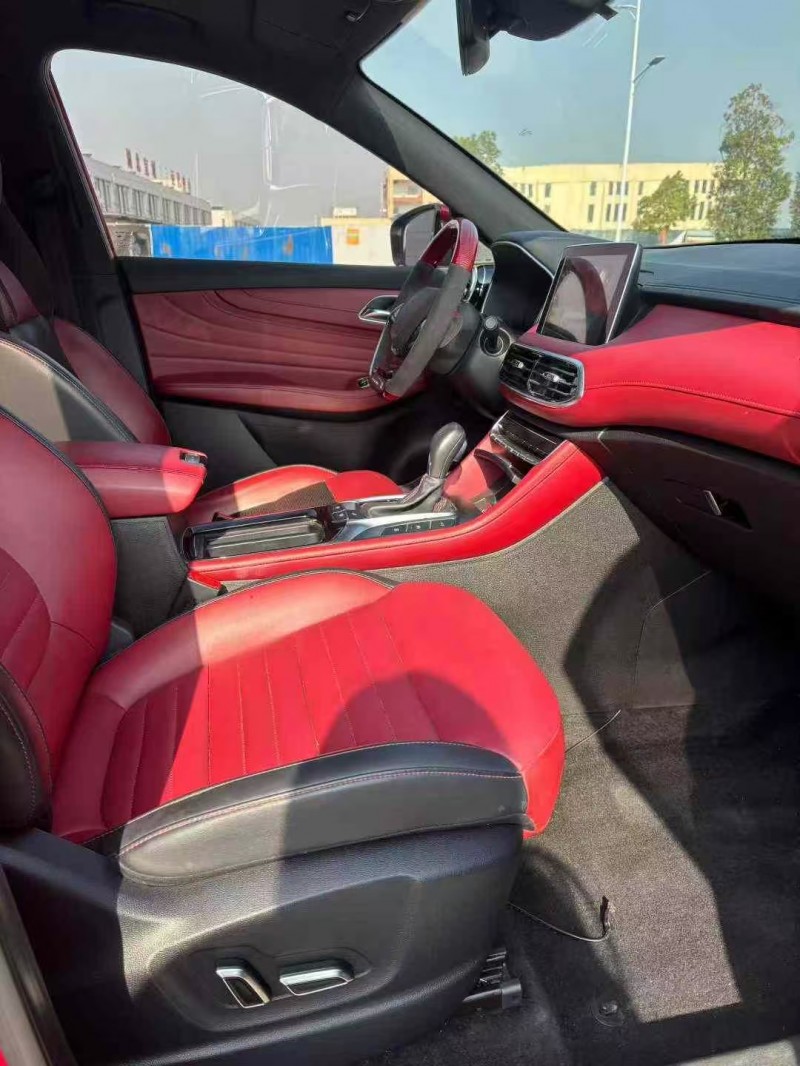 襄阳19年名爵HS8