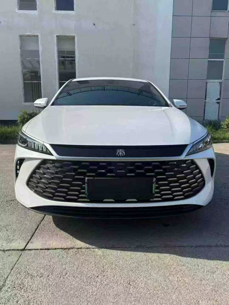 襄阳25年比亚迪秦1