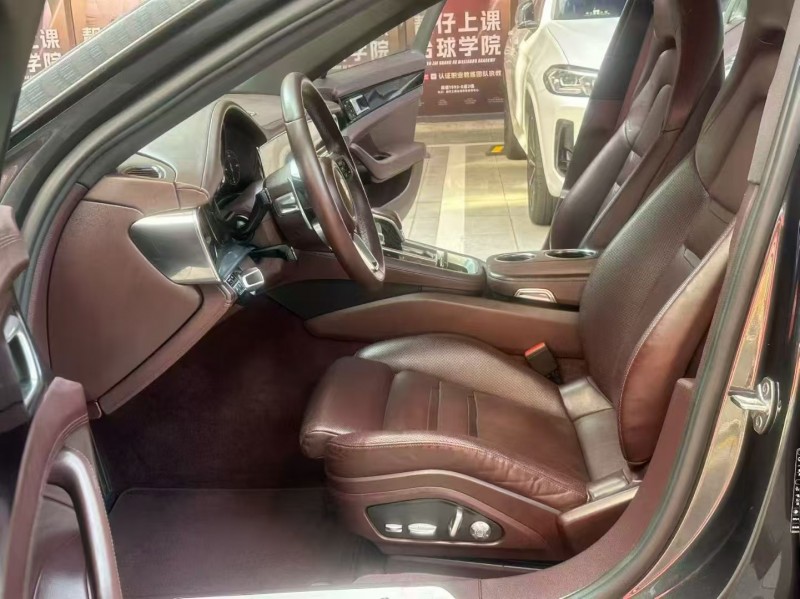 深圳18年保时捷帕拉梅拉4