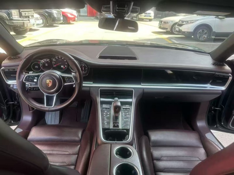 深圳18年保时捷帕拉梅拉5