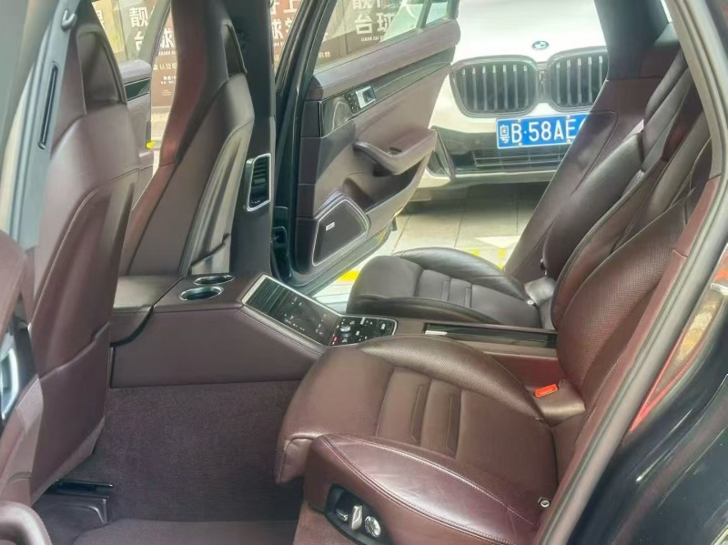 深圳18年保时捷帕拉梅拉6