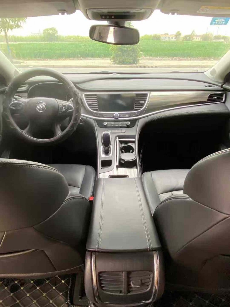 襄阳20年别克君越7