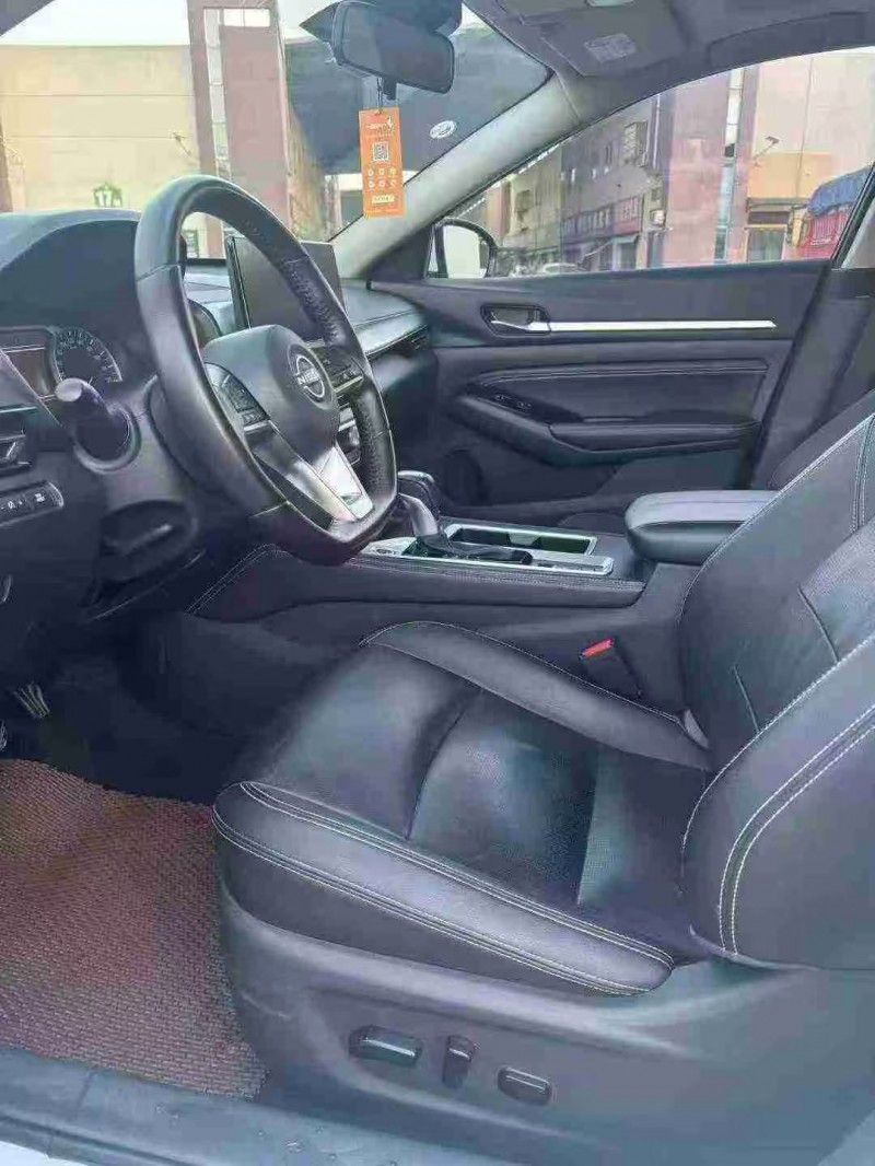 襄阳23年日产天籁5