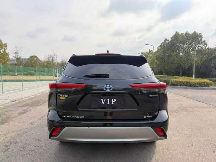 连云港23年丰田汉兰达9