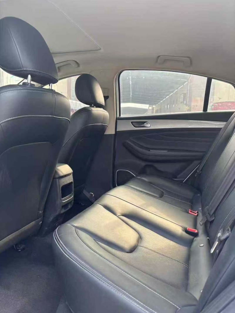 襄阳20年奇瑞艾瑞泽6