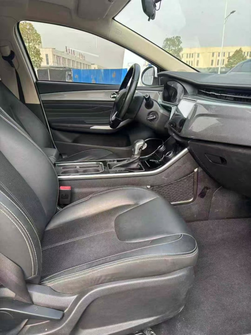 襄阳20年奇瑞艾瑞泽7