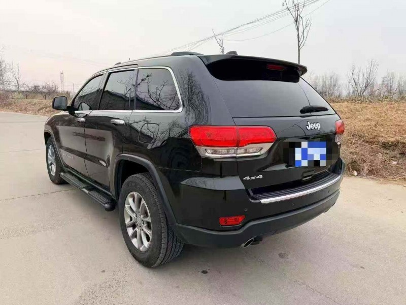 唐山16年Jeep大切诺基7