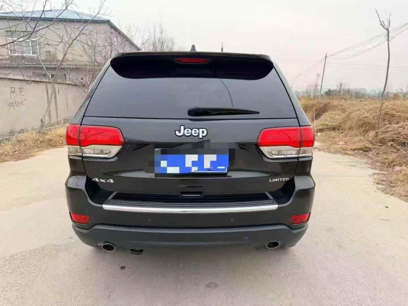 唐山16年Jeep大切诺基9