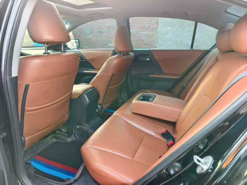 济宁19年本田雅阁6