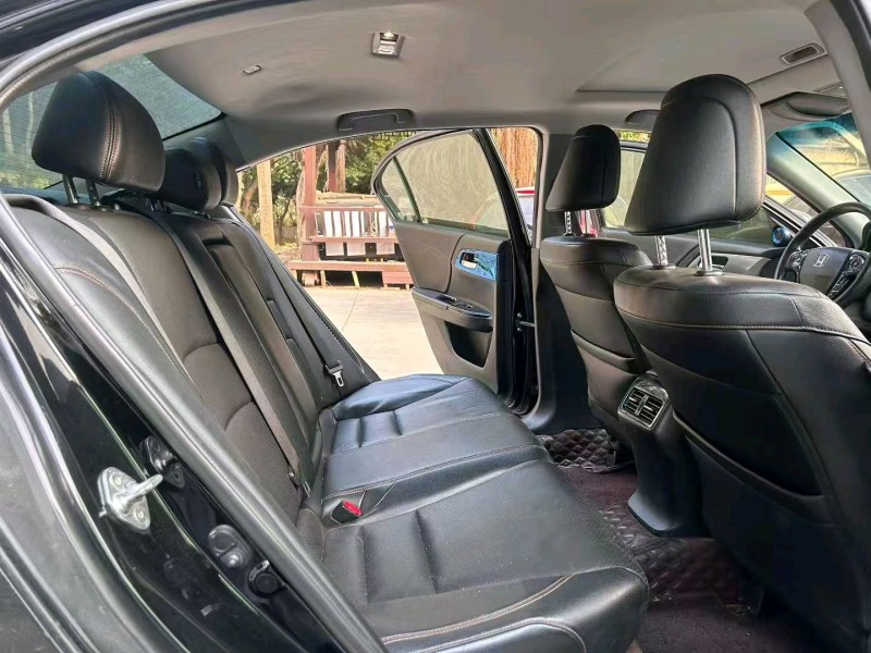 广州17年本田雅阁9