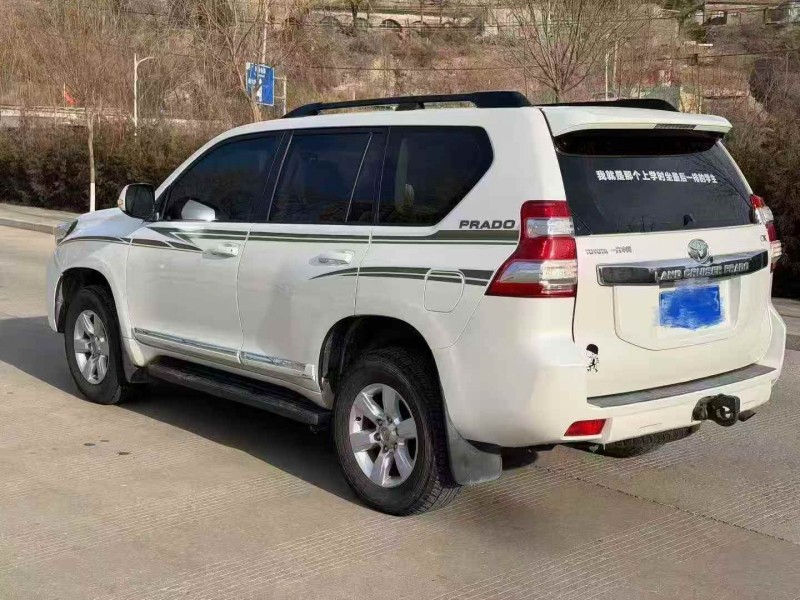 榆林17年丰田普拉多8