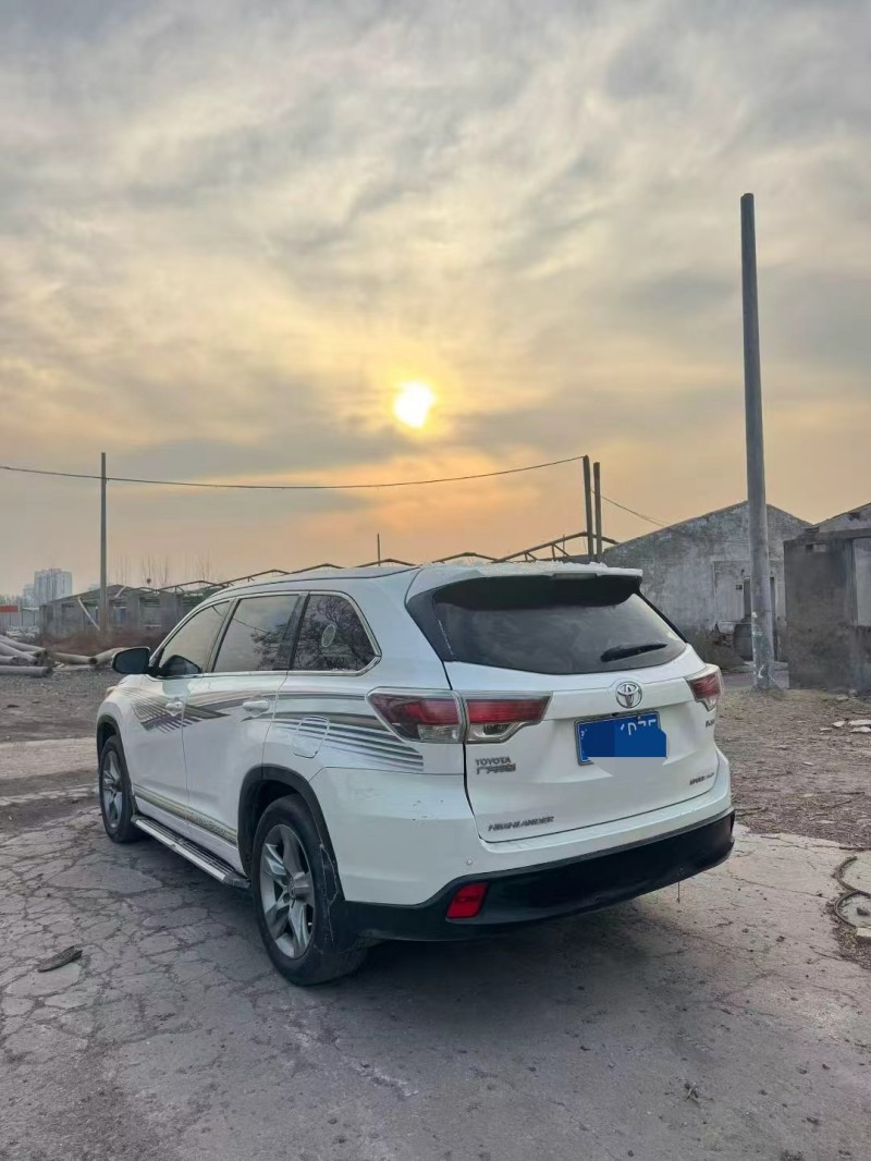 鹤壁15年丰田汉兰达2