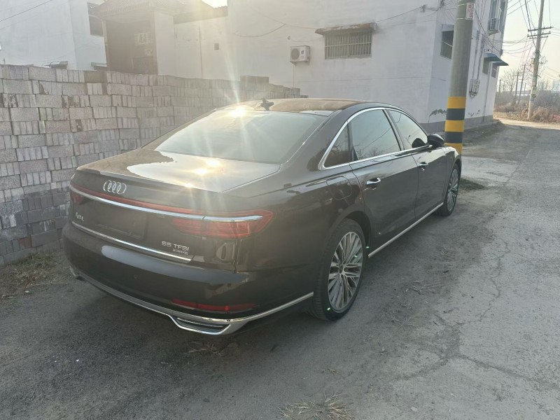 晋中21年奥迪A8L4